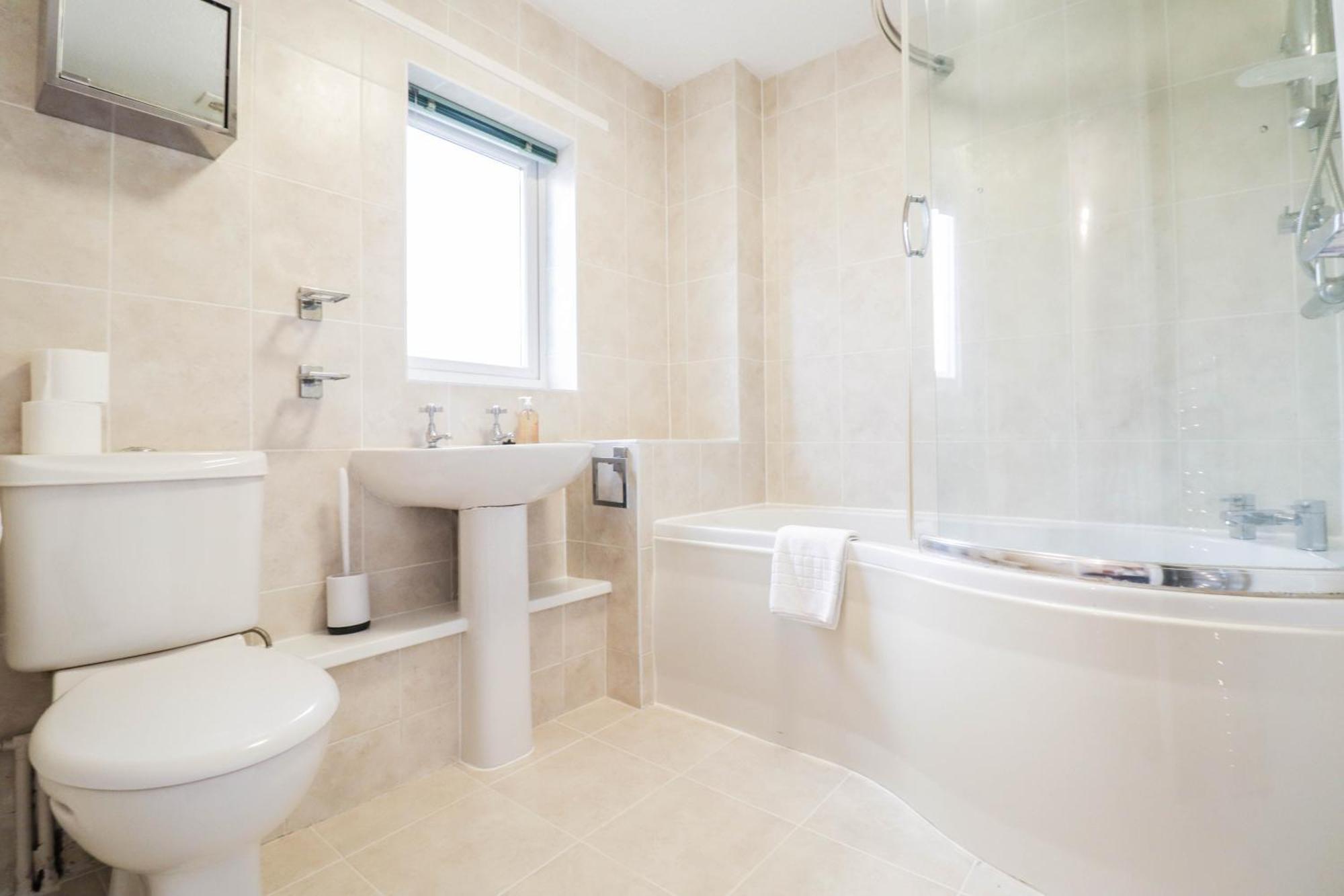 Bright And Spacious Contractor House L Parking! Borehamwood Exterior foto