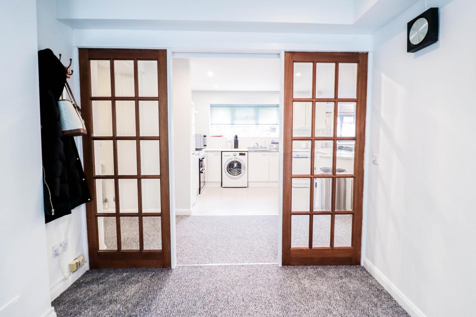 Bright And Spacious Contractor House L Parking! Borehamwood Exterior foto